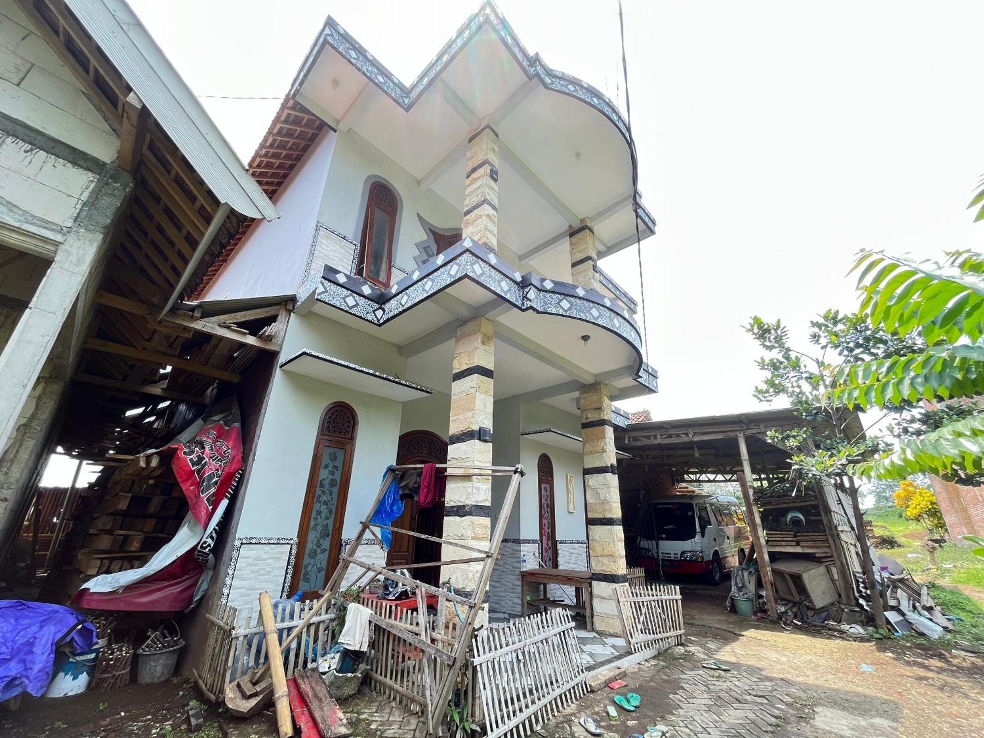 Spot On 93423 Kost Berkah Near Kebun Teh Wonosari Hotel Lawang Exterior foto