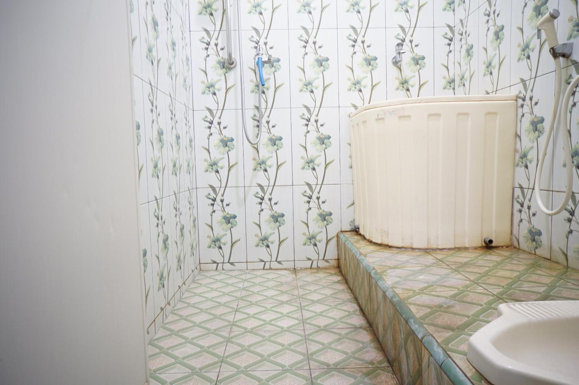 Spot On 93423 Kost Berkah Near Kebun Teh Wonosari Hotel Lawang Exterior foto